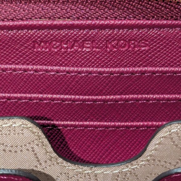 Michael Kors burgundy wallet/wristlet. EUC! - Picture 2 of 4